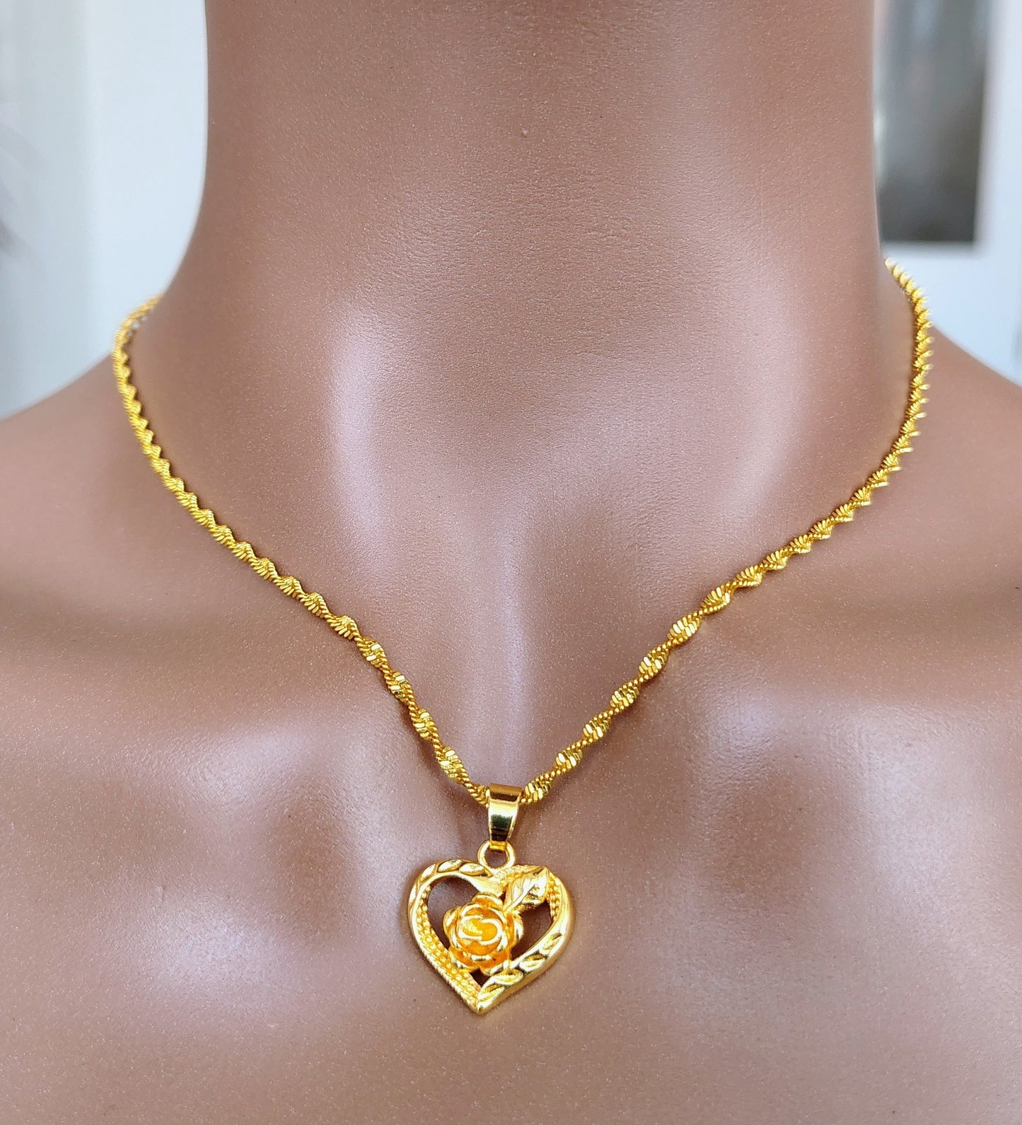 Zolantima 24k Gold Heart Necklace - Floral Inlay Luxury